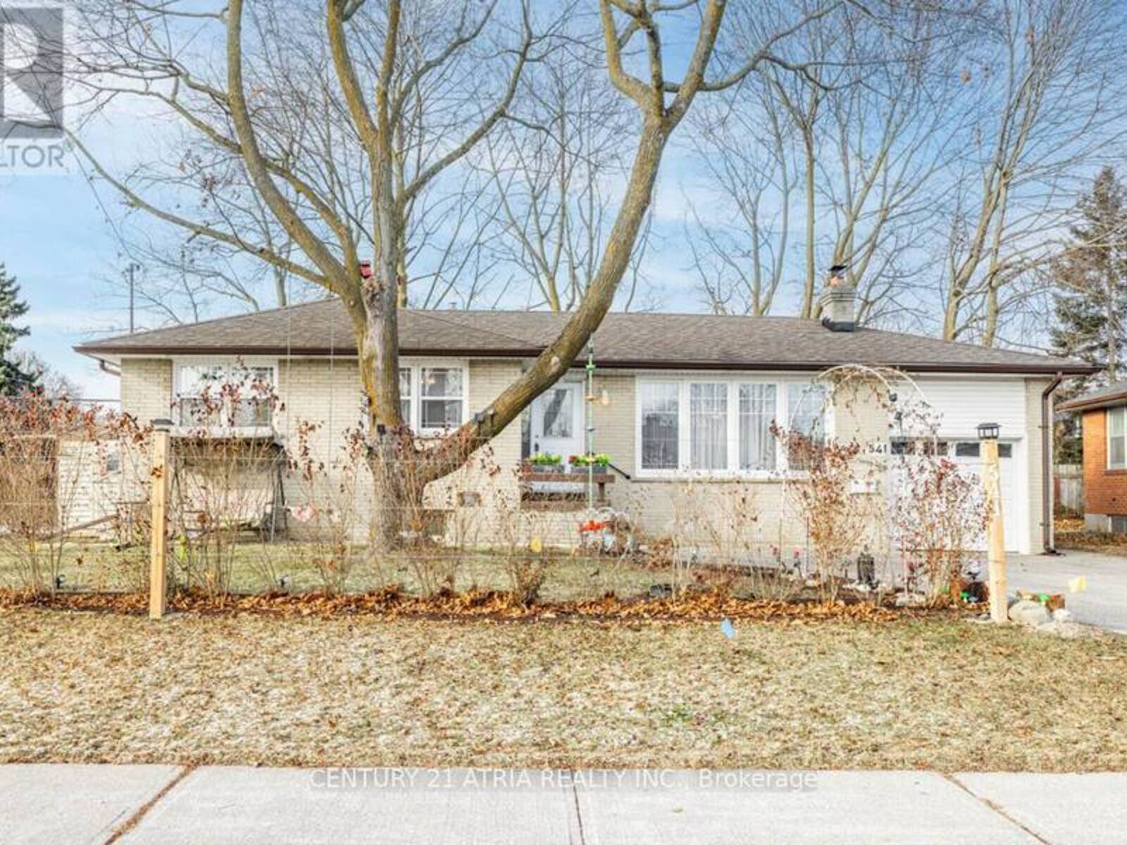 541 LYNETT CRESCENT, Richmond Hill, Ontario L4C 2V8