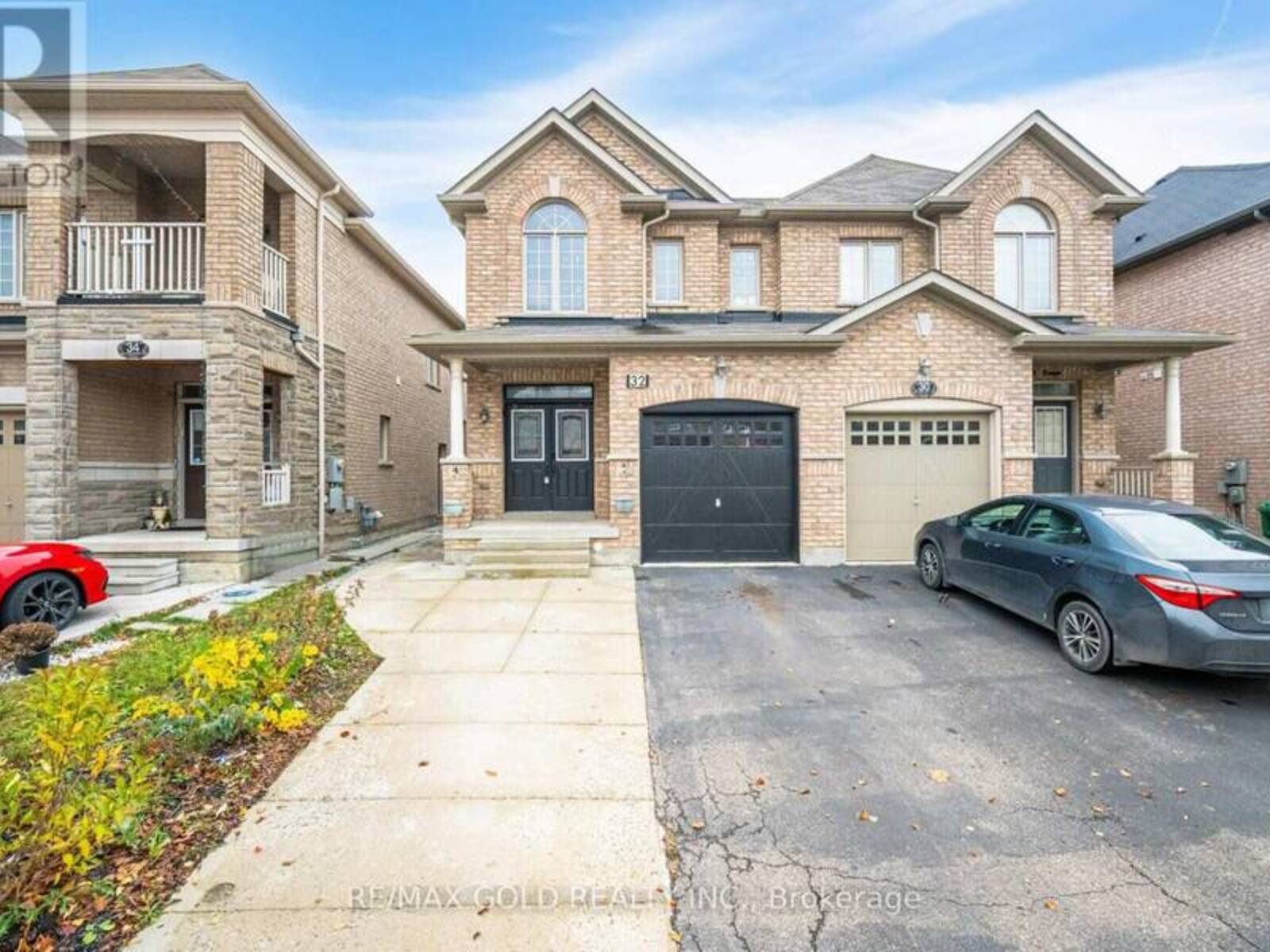 32 VANDERPOOL CRESCENT, Brampton, Ontario L6P 3W9