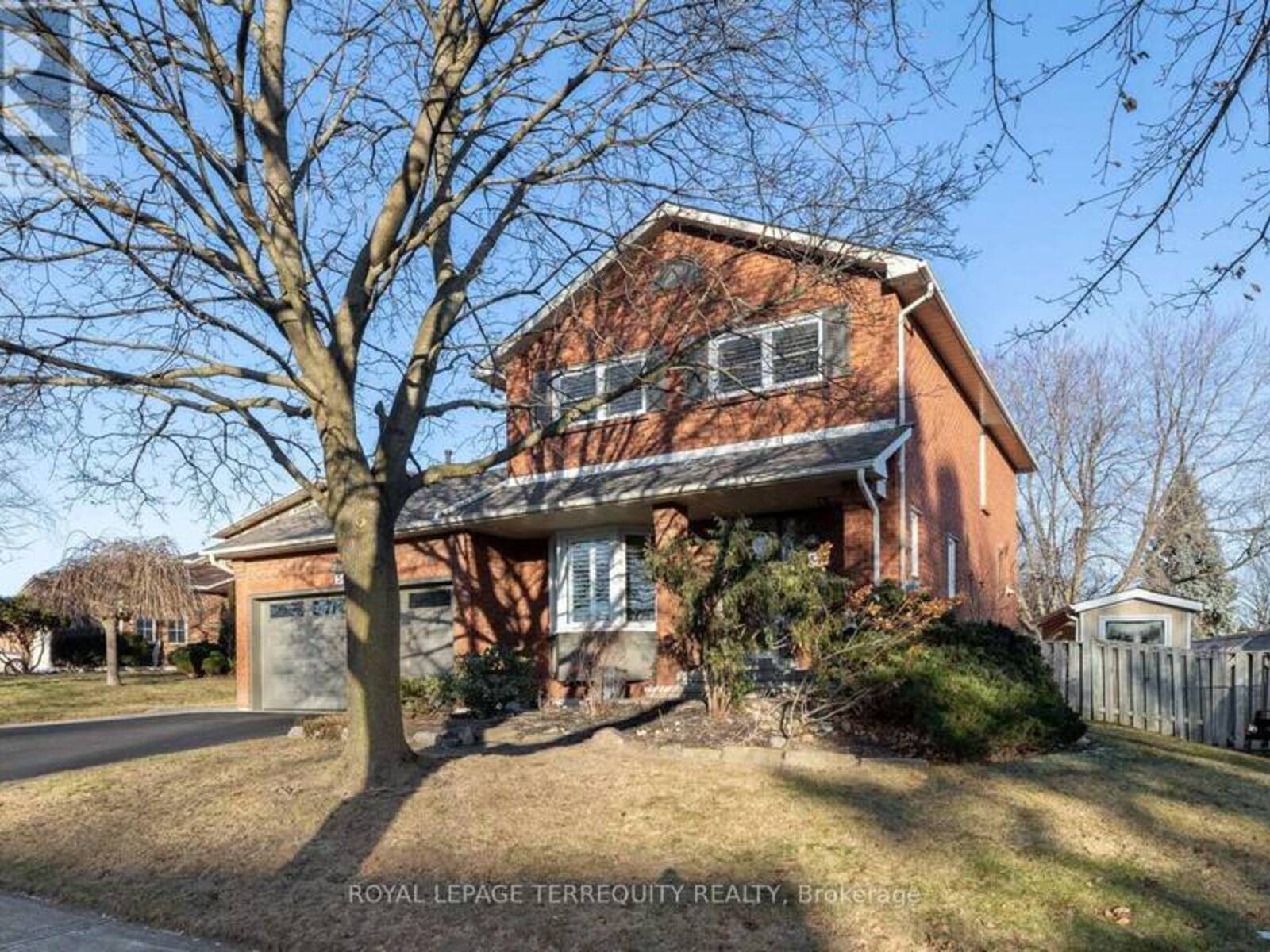 34 CANADIAN OAKS DRIVE, Whitby, Ontario L1N 6W8