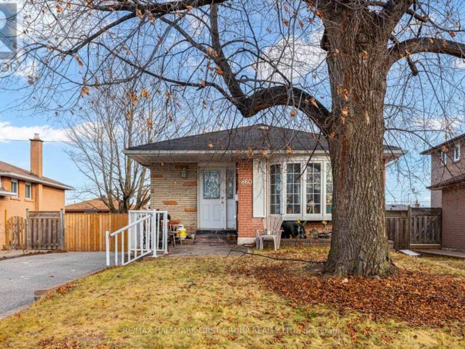 860 SANOK DRIVE, Pickering, Ontario L1W 2R4