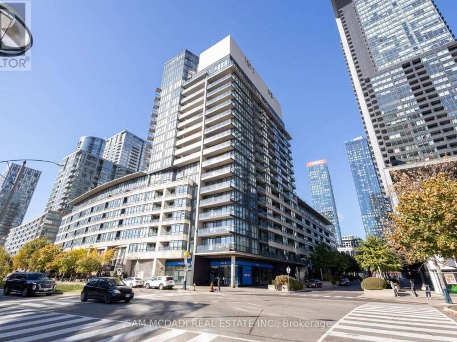 819 - 8 TELEGRAM MEWS, Toronto, Ontario M5V 3Z5