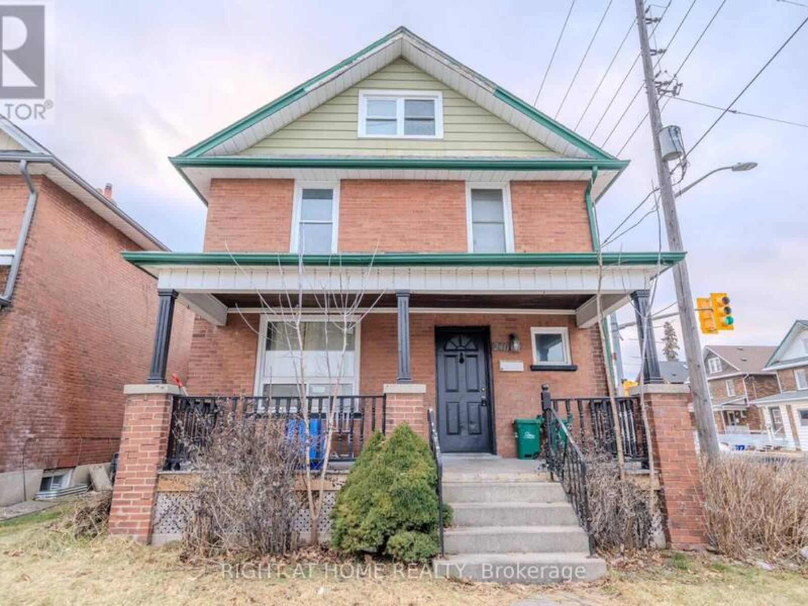 240 DIVISION STREET, Oshawa, Ontario L1G 5M5