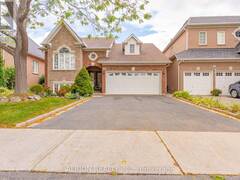 30 RUSHBROOK DRIVE Brampton Ontario, L6P 1E4