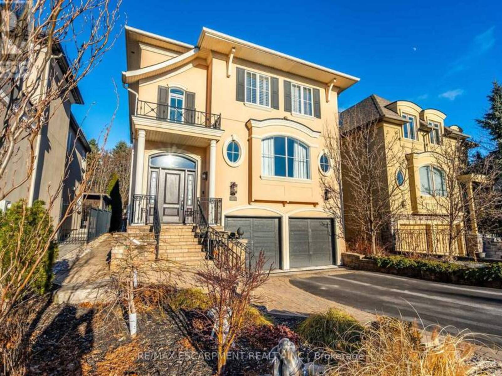 2245 HAMPSTEAD ROAD, Oakville, Ontario L6H 6Y9