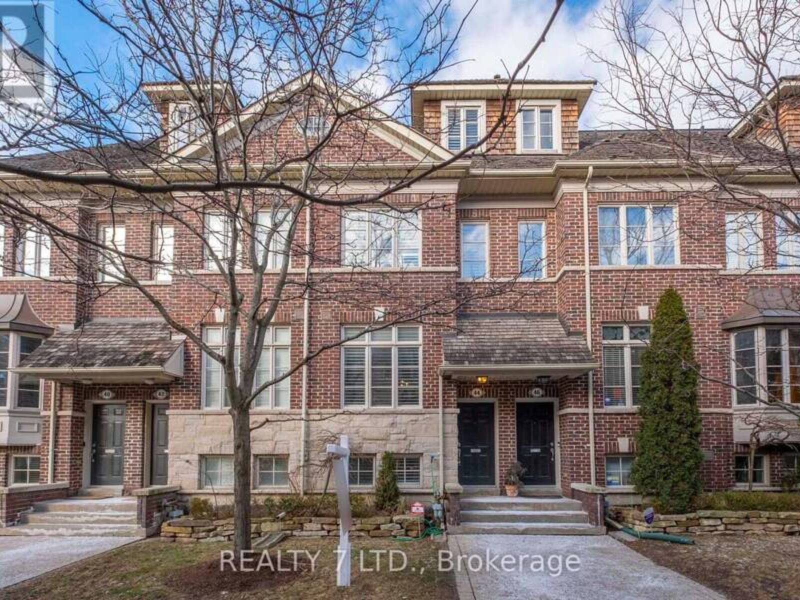 44 FURROW LANE, Toronto, Ontario M8Z 0A3