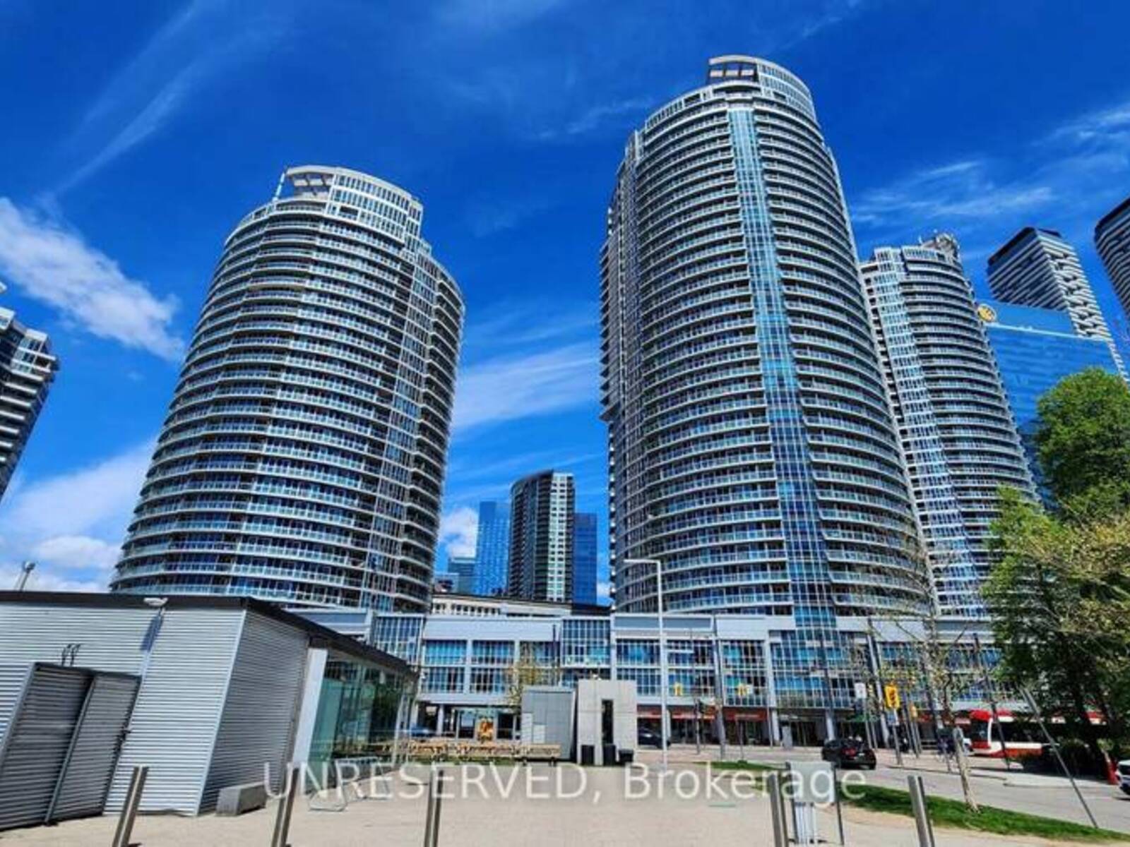 1206 - 218 QUEENS QUAY W, Toronto, Ontario M5J 2Y6