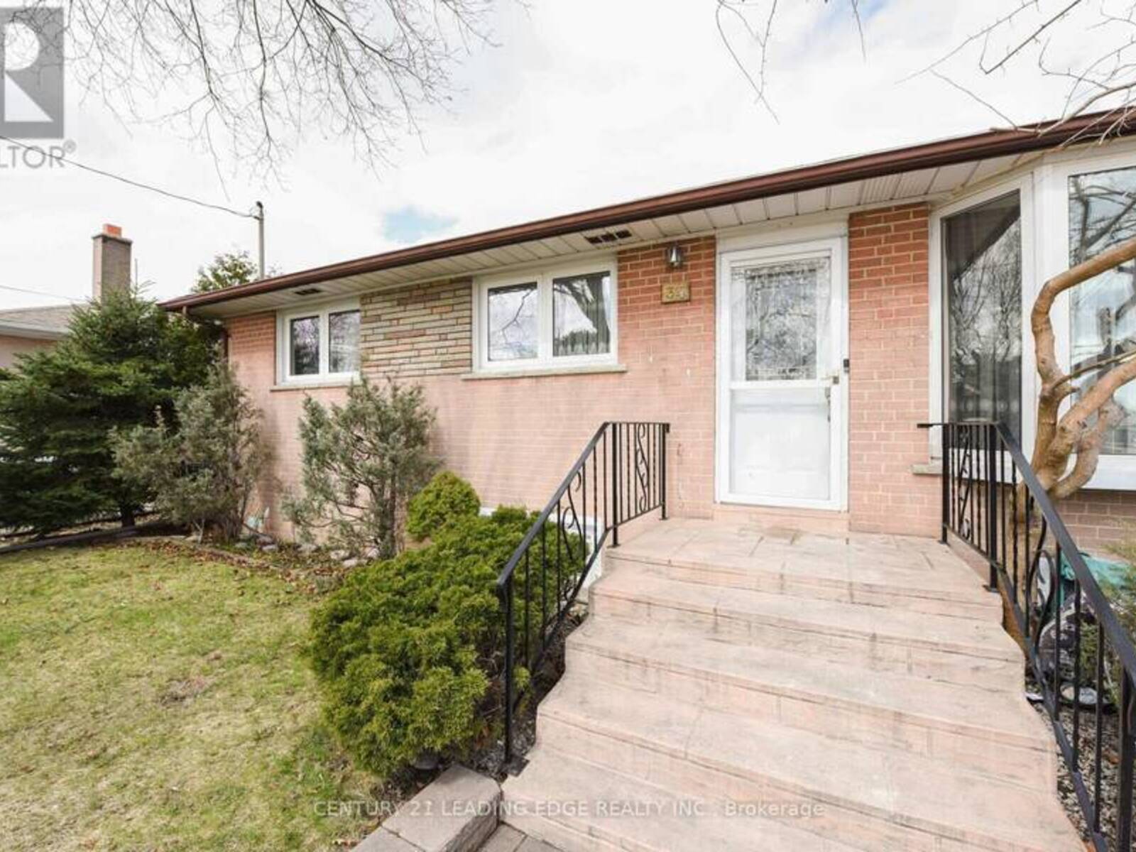 34 PARAGON ROAD, Toronto, Ontario M9R 1J8