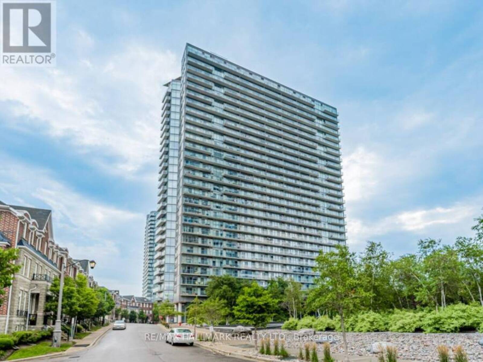 2105 - 103 THE QUEENSWAY, Toronto, Ontario M6S 5B3