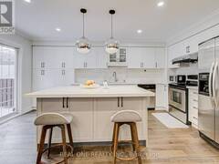 136 JAIMIE ROAD Vaughan Ontario, L4J 6A9