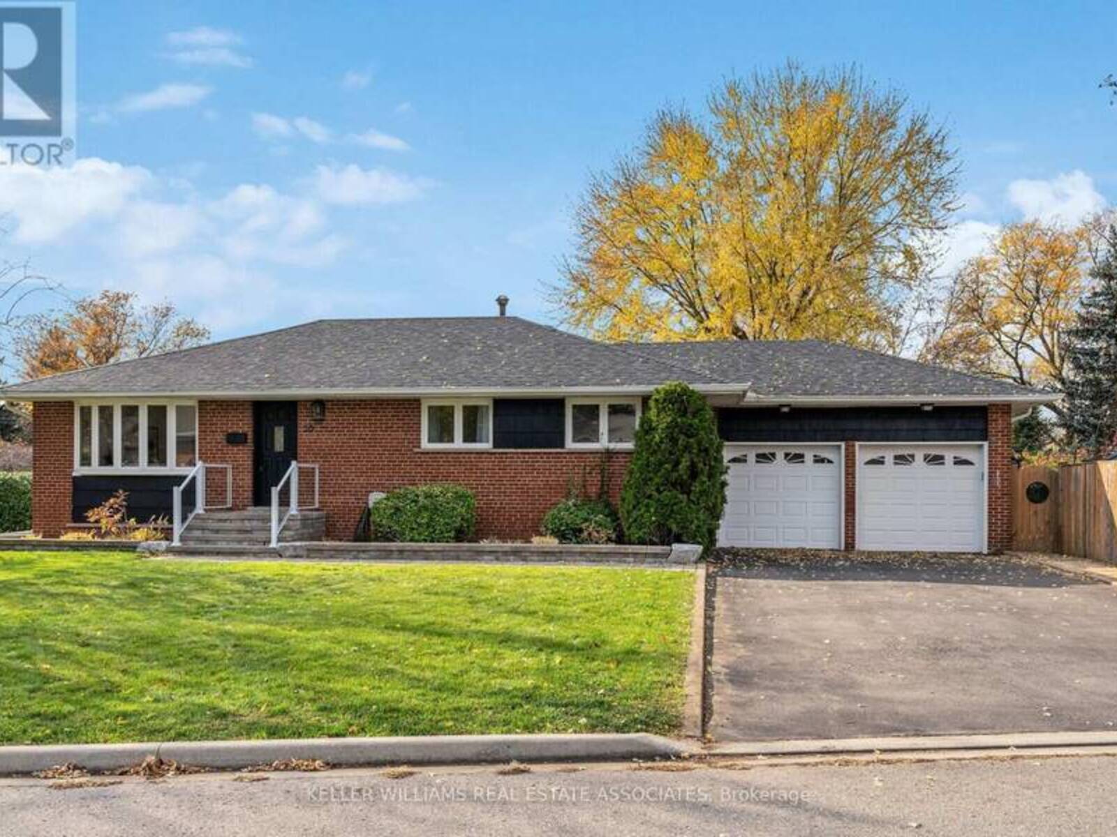 20 SUBURBAN DRIVE, Mississauga, Ontario L5N 1G5