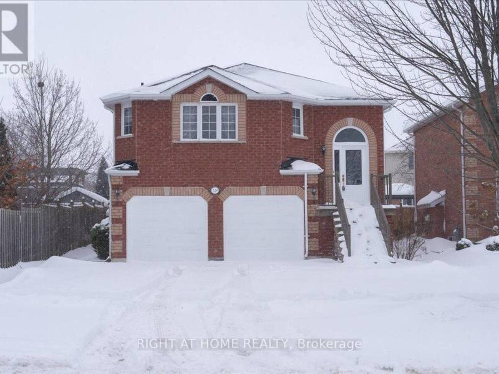 129 COUNTRY LANE, Barrie, Ontario L4N 0N2