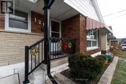 1211 HOMEWOOD DRIVE | Burlington Ontario | Slide Image Three