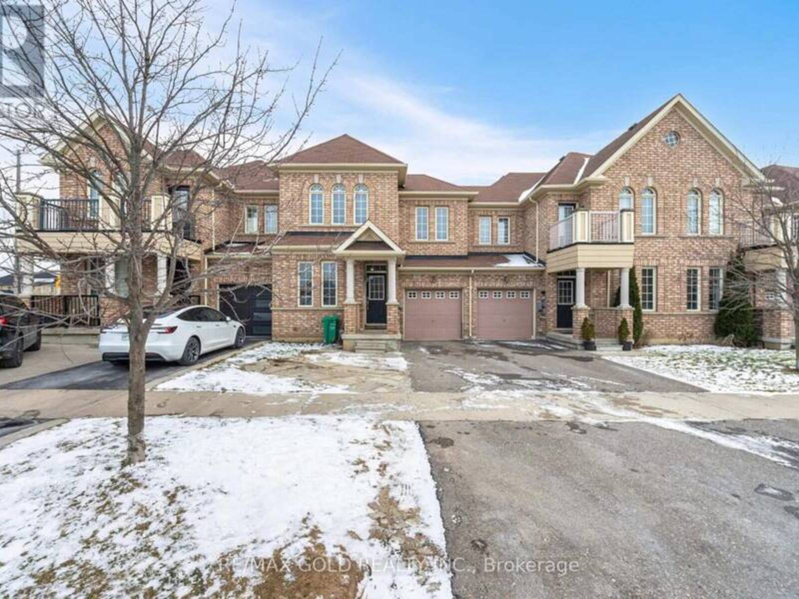 35 KAWANA ROAD, Brampton, Ontario L6Y 0W2