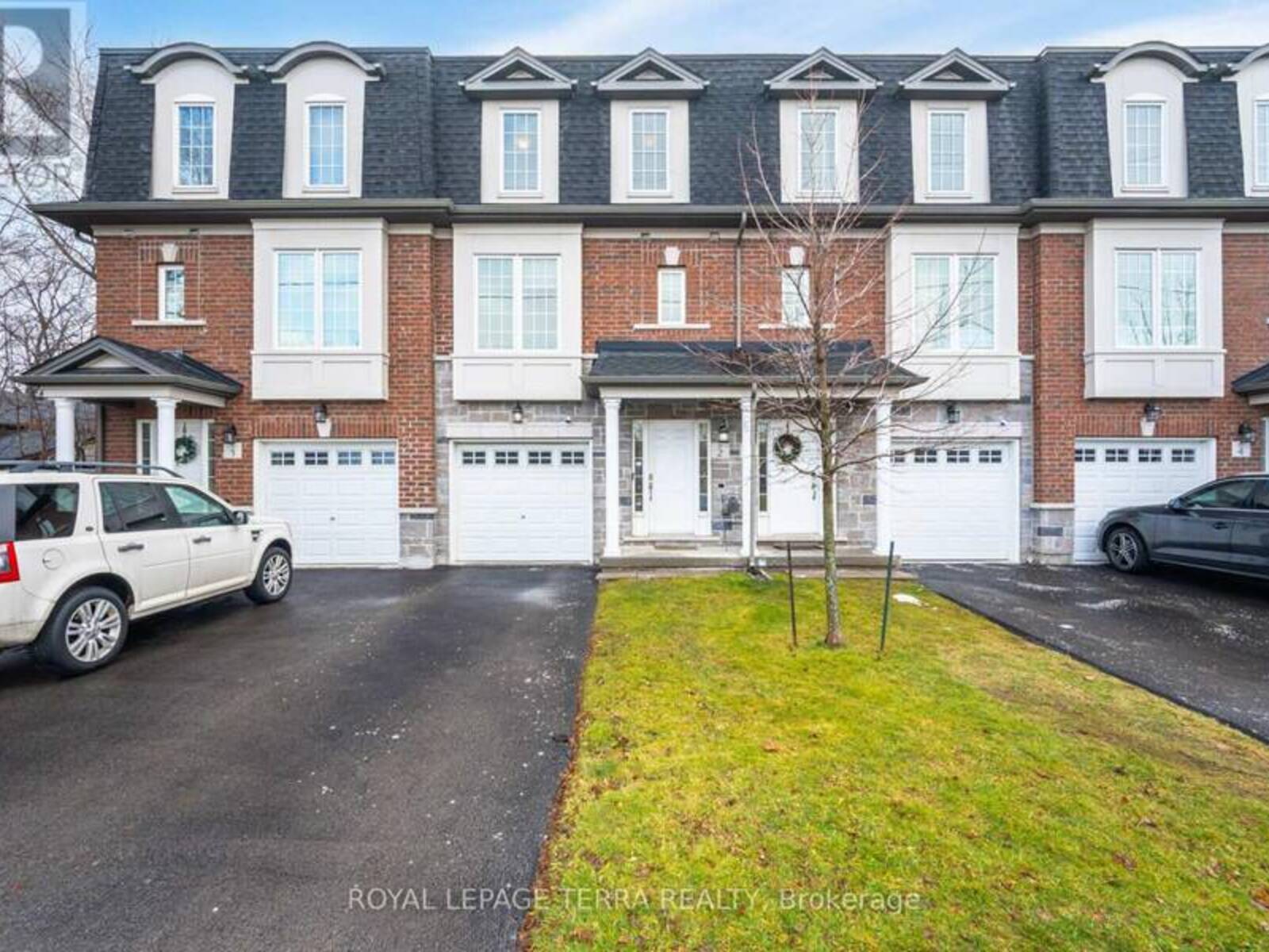 2 - 2220 QUEENSWAY DRIVE, Burlington, Ontario L7R 0E7