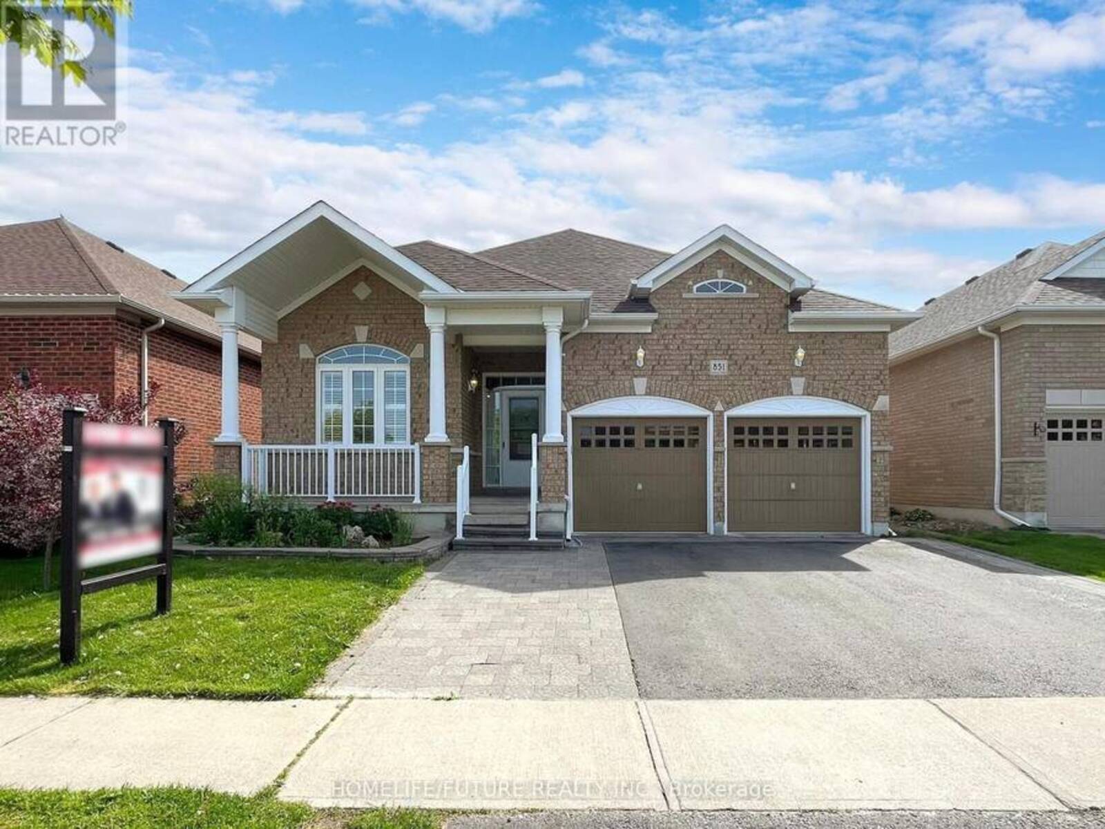 851 EAGLE RIDGE DRIVE, Oshawa, Ontario L1K 2Z9