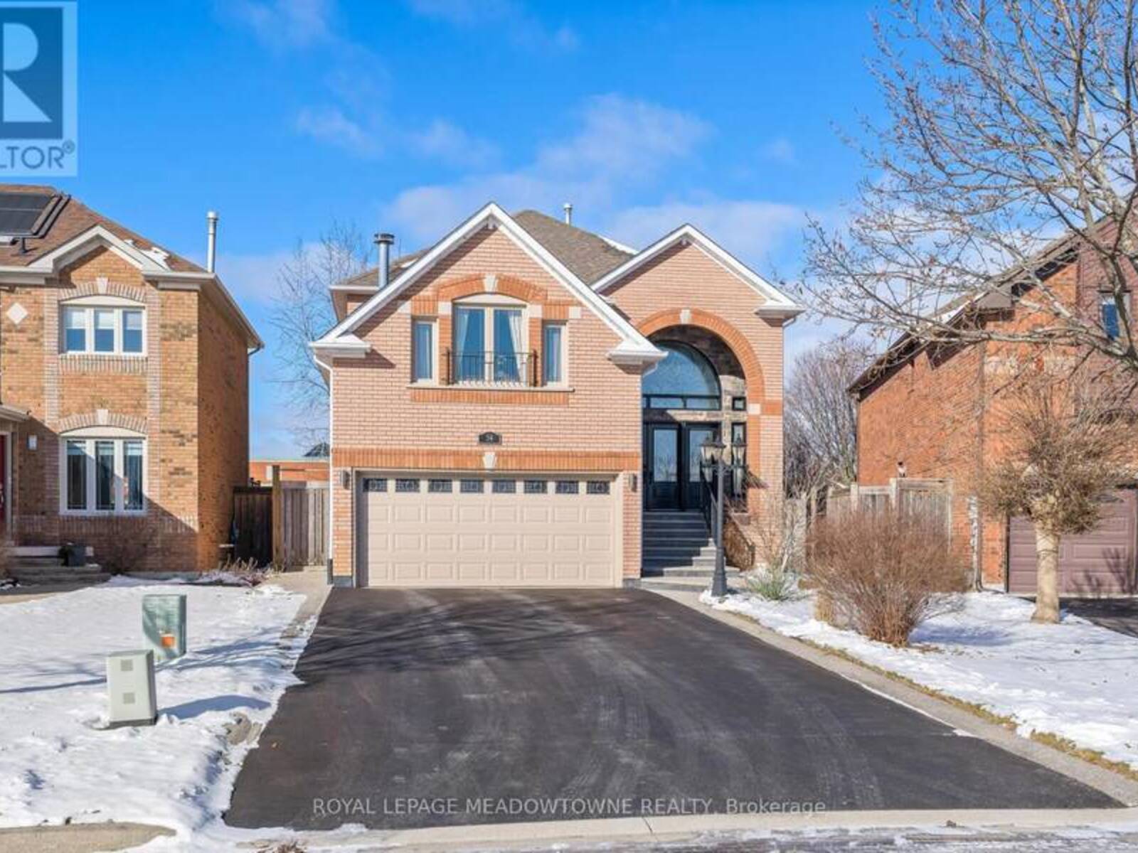 34 HEPBURN CRESCENT, Halton Hills, Ontario L7G 5P8