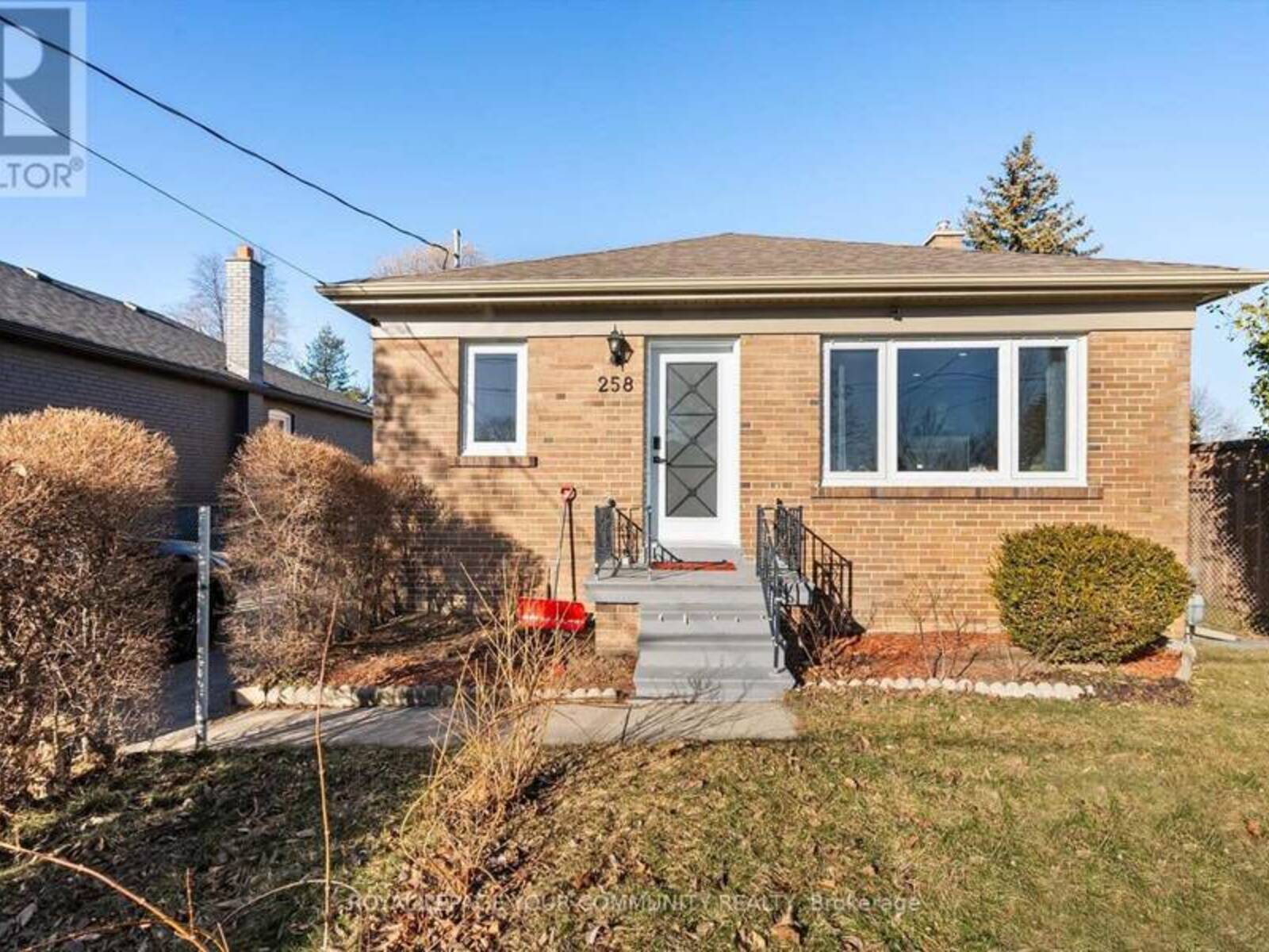 258 VALERMO DRIVE, Toronto, Ontario M8W 2K8