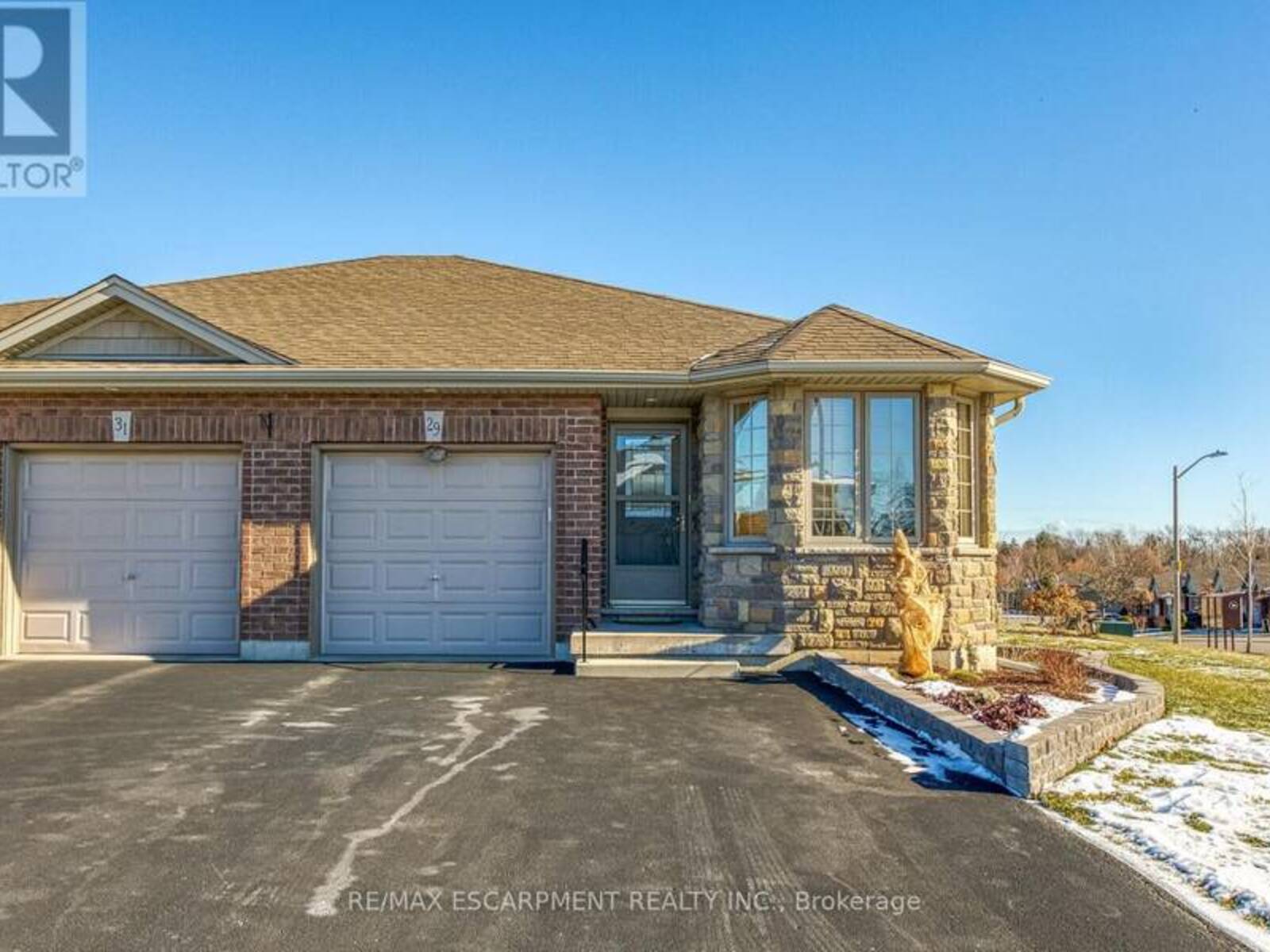 29 MILLCROFT DRIVE, Simcoe, Ontario N3Y 0B1