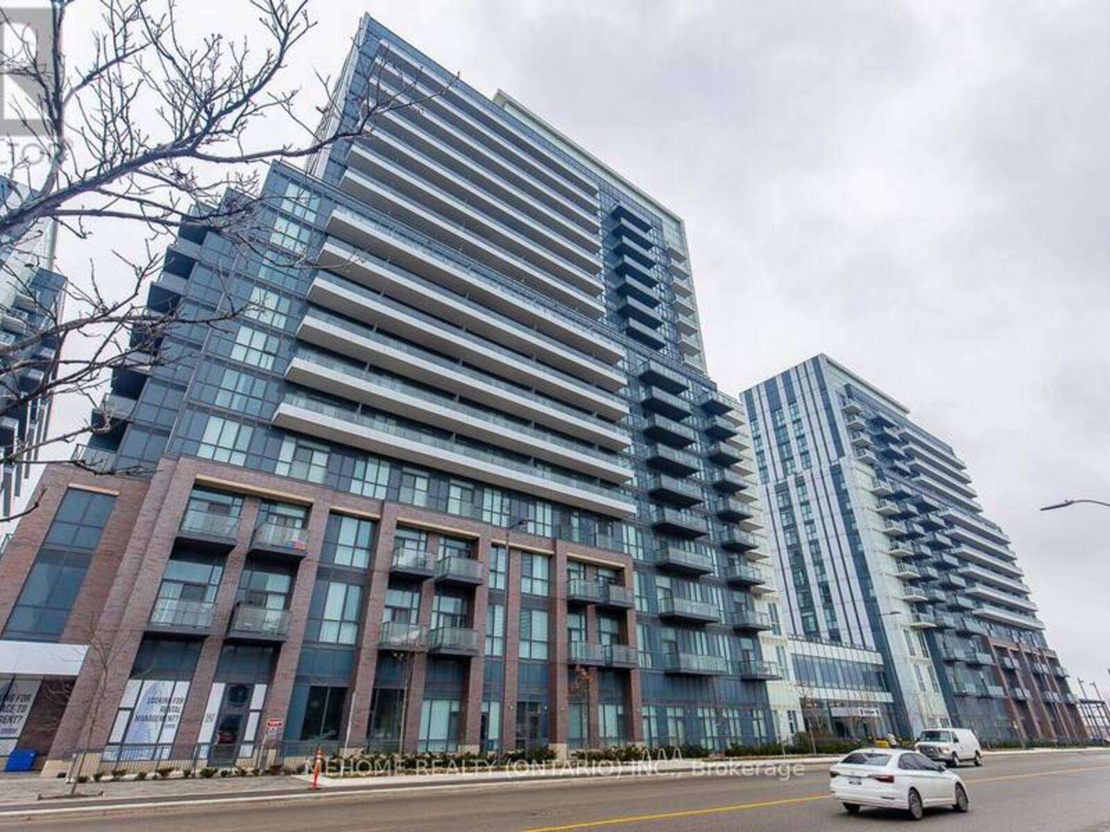 305 - 38 HONEYCRISP DRIVE, Vaughan, Ontario L4K 0M8