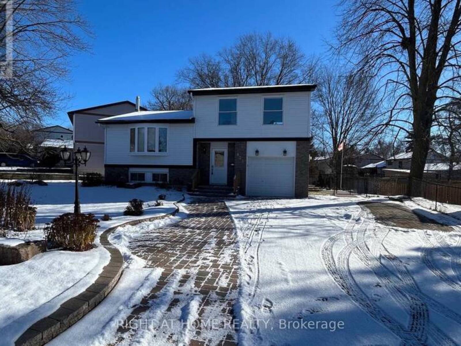 832 BORONIA CRESCENT, Newmarket, Ontario L3Y 5J9