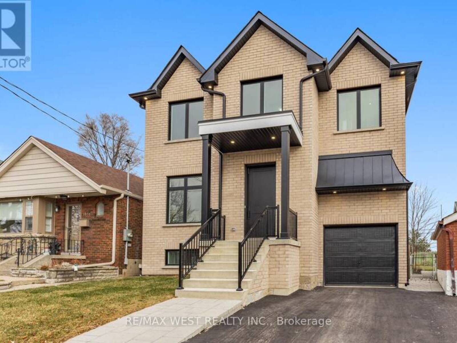 1049 GREENWOOD AVENUE, Toronto, Ontario M4J 4E2