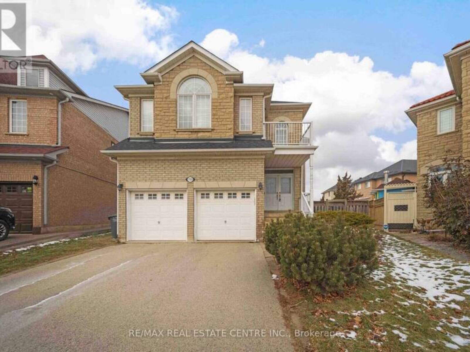 733 MACBETH HEIGHTS, Mississauga, Ontario L5W 1E6