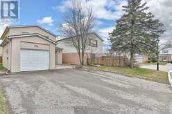 694 BEMAN DRIVE | Newmarket Ontario | Slide Image Three