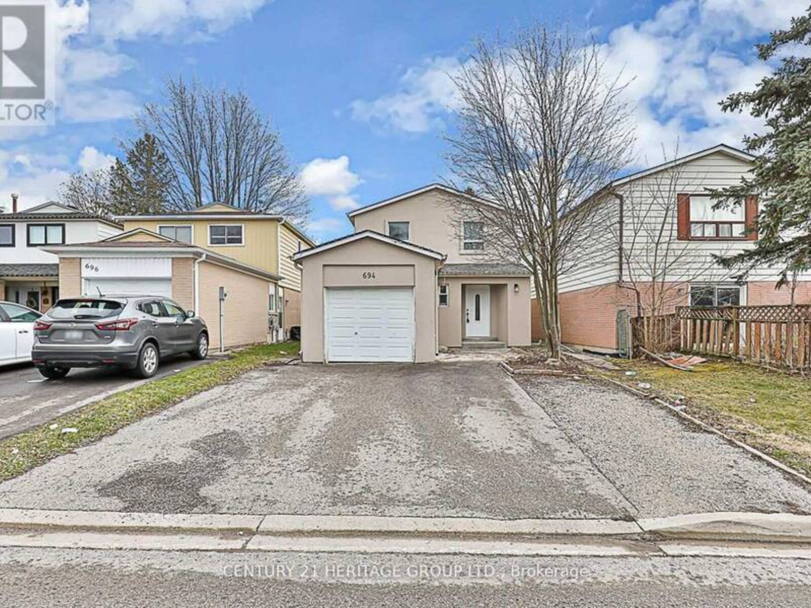 694 BEMAN DRIVE, Newmarket, Ontario L3Y 4Z2