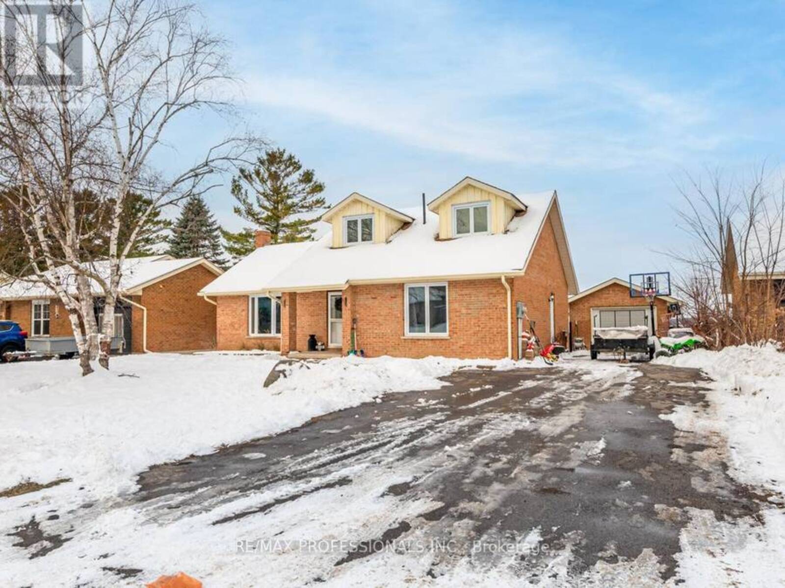 44 MEADOWLANDS DRIVE, Cannington, Ontario L0E 1E0