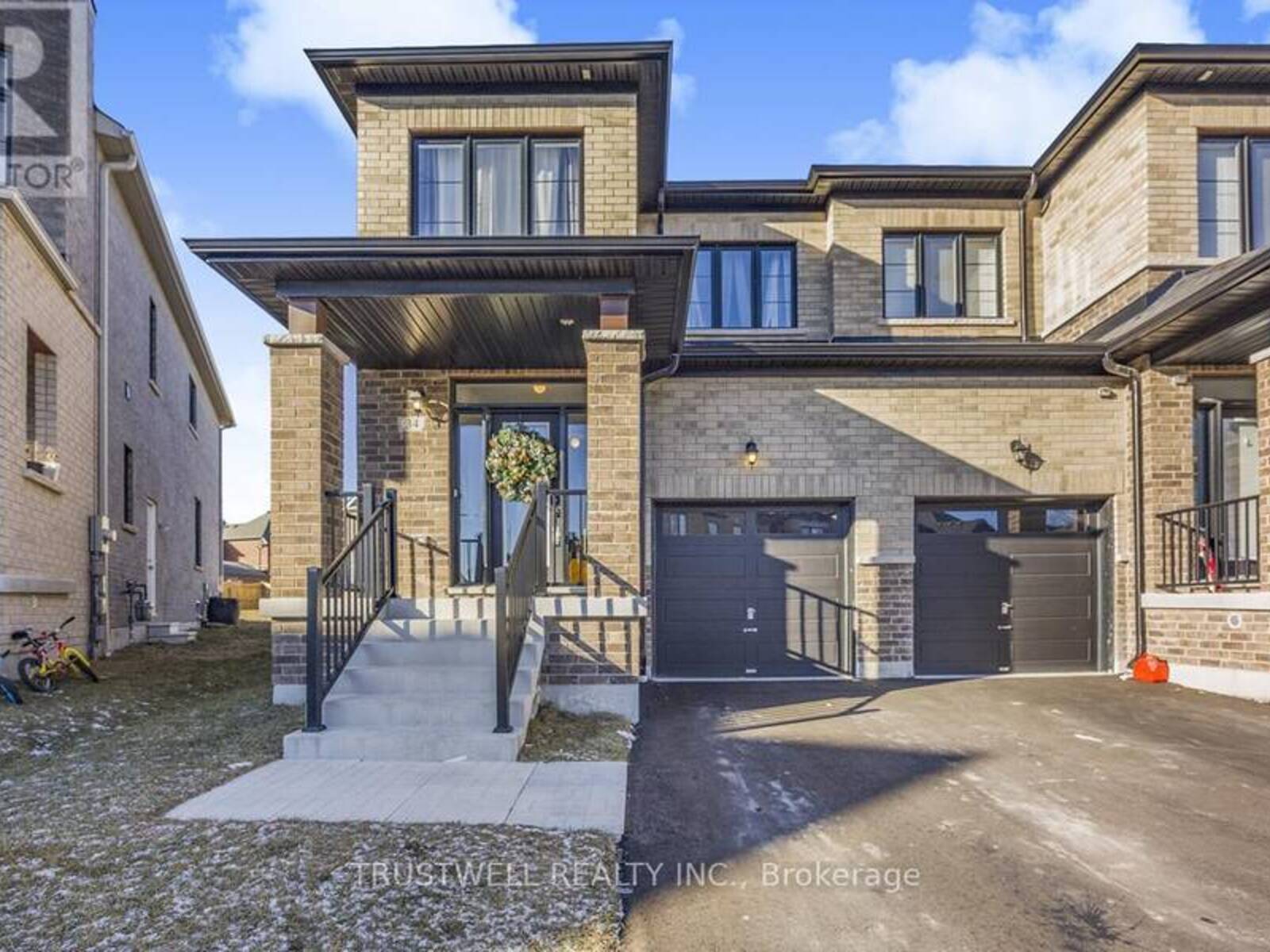 34 THELMA DRIVE, Whitby, Ontario L1P 0N3