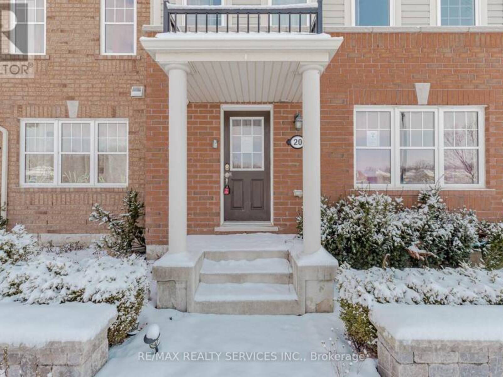 20 HENNEBERRY LANE, Brampton, Ontario L7A 0V8