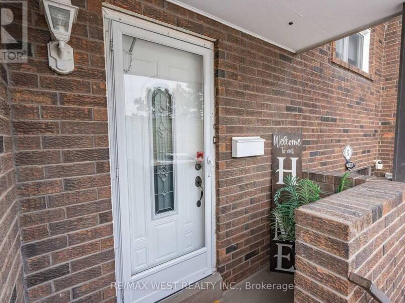 46 - 52 PERMFIELD PATH, Toronto, Ontario M9C 4Y5