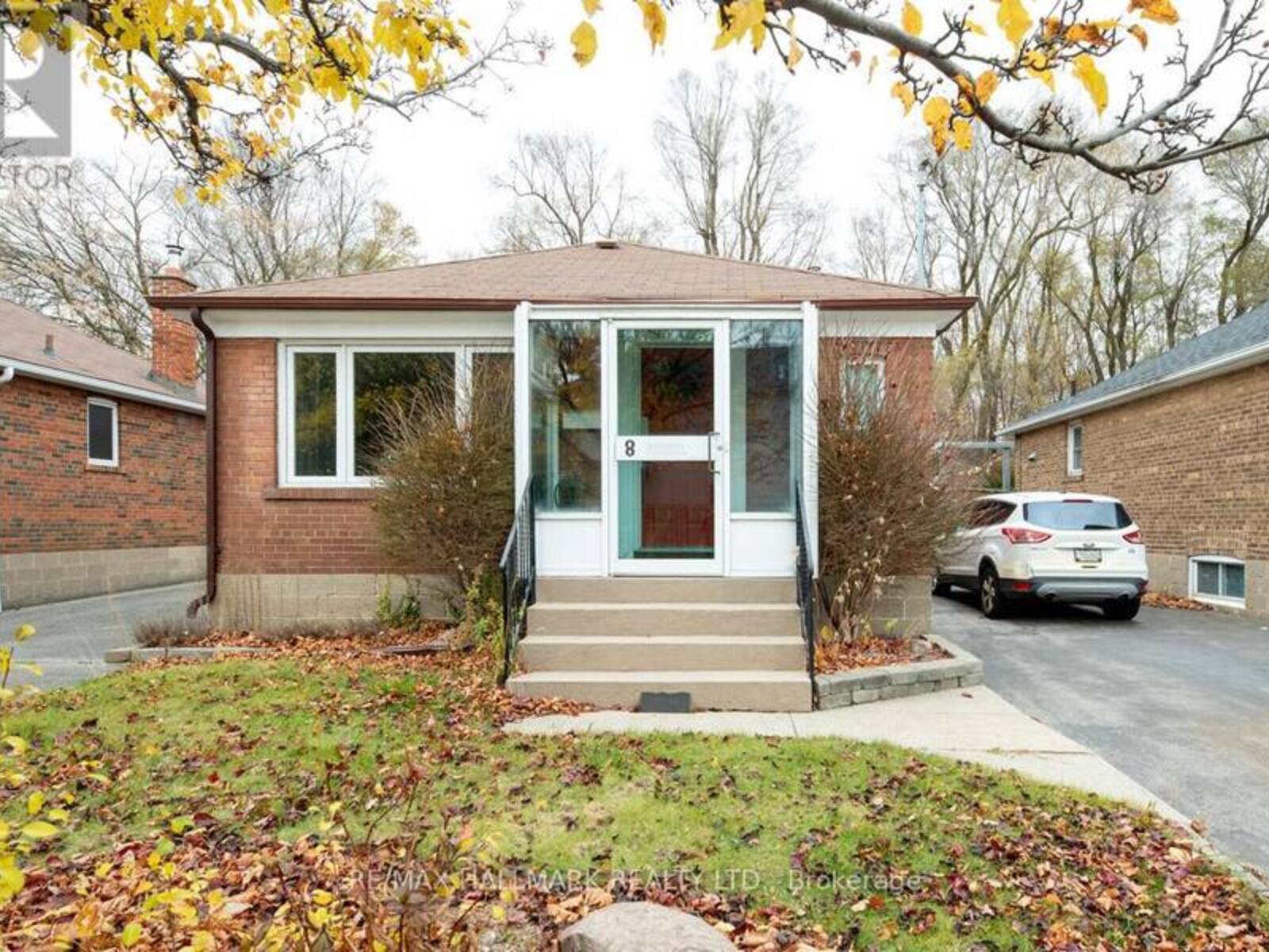 8 HOLLIS AVENUE, Toronto, Ontario M1N 2C3