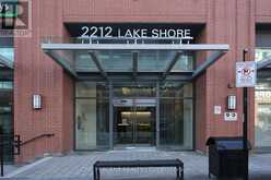 904 - 2212 LAKE SHORE BOULEVARD W | Toronto Ontario | Slide Image Two