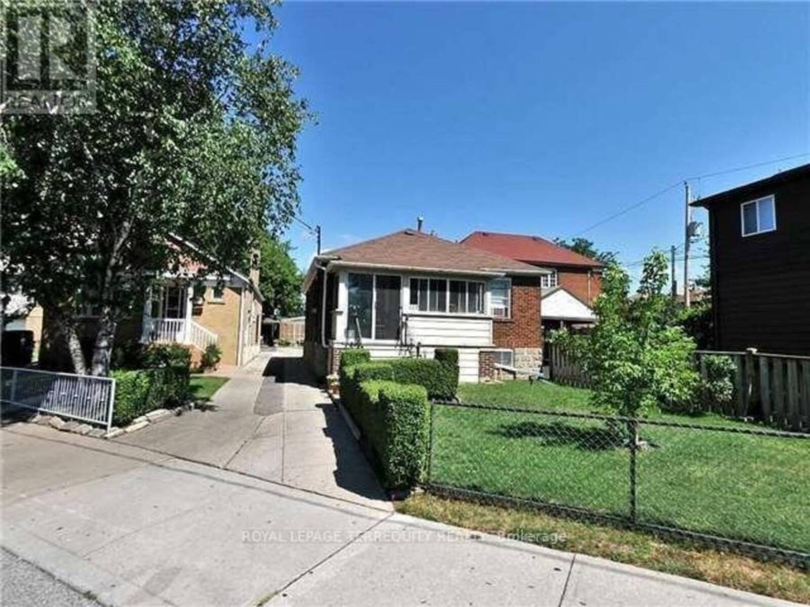 471 VAUGHAN ROAD, Toronto, Ontario M6C 2P5