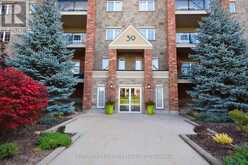 205 - 39 FERNDALE DRIVE S | Barrie Ontario | Slide Image One