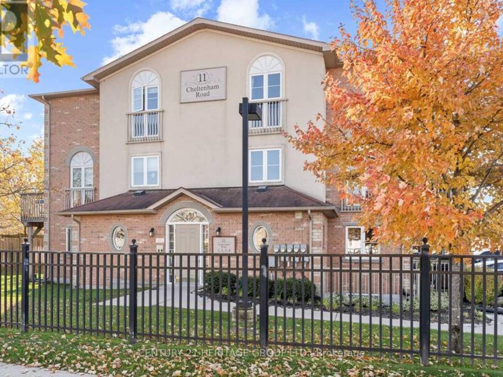 2 - 11 CHELTENHAM ROAD, Barrie, Ontario L4M 0E7