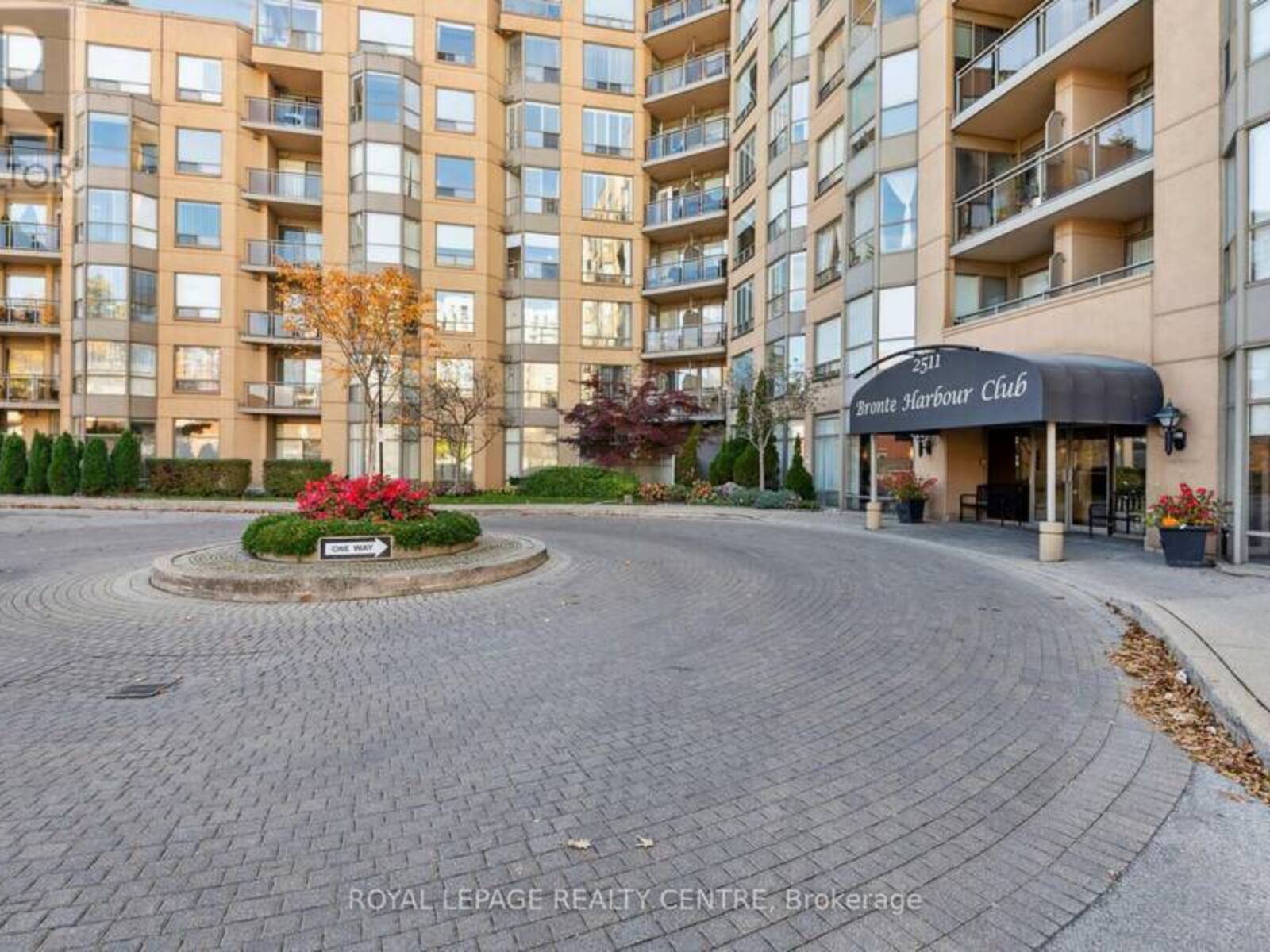 606 - 2511 LAKESHORE ROAD W, Oakville, Ontario L6L 6L9