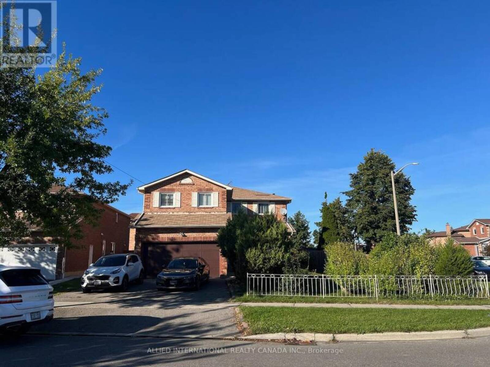 1 BERWICK AVENUE, Brampton, Ontario L6Z 2P9