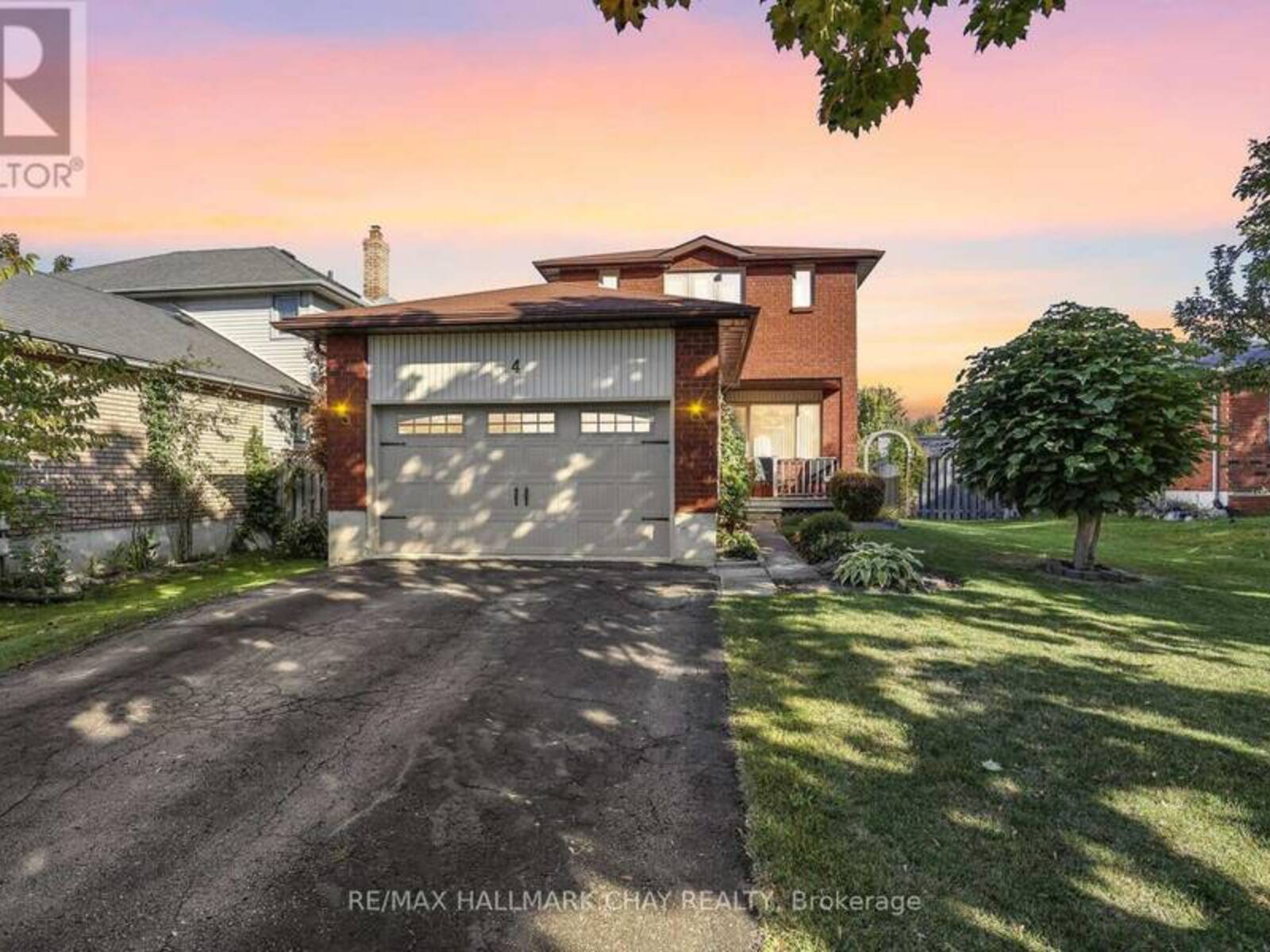 4 HOPKINS ROAD, Barrie, Ontario L4M 5Y2