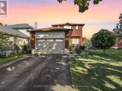 4 HOPKINS ROAD Barrie Ontario, L4M 5Y2