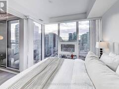 1816 - 19 WESTERN BATTERY ROAD Toronto Ontario, M6K 0E3