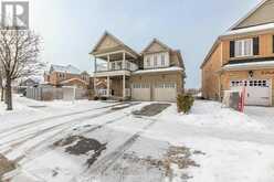 4 TRAILSIDE DRIVE | Bradford West Gwillimbury Ontario | Slide Image Two