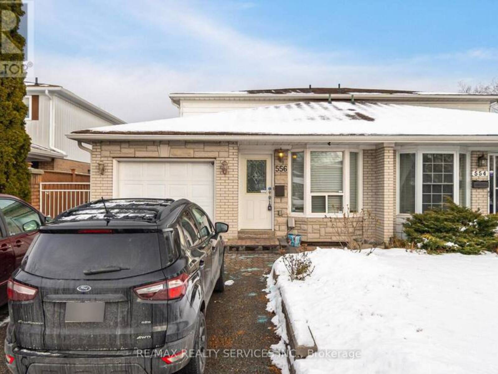 556 CHANTENAY DRIVE, Mississauga, Ontario L5A 1G2