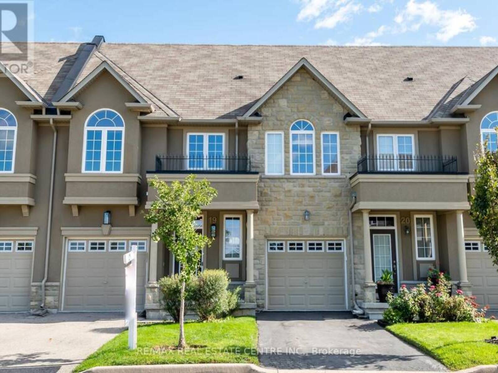 19 - 370 STONEHENGE DRIVE, Ancaster, Ontario L9K 0H9