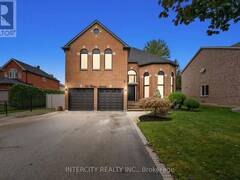 525 BINNS AVENUE Newmarket Ontario, L3X 1T8