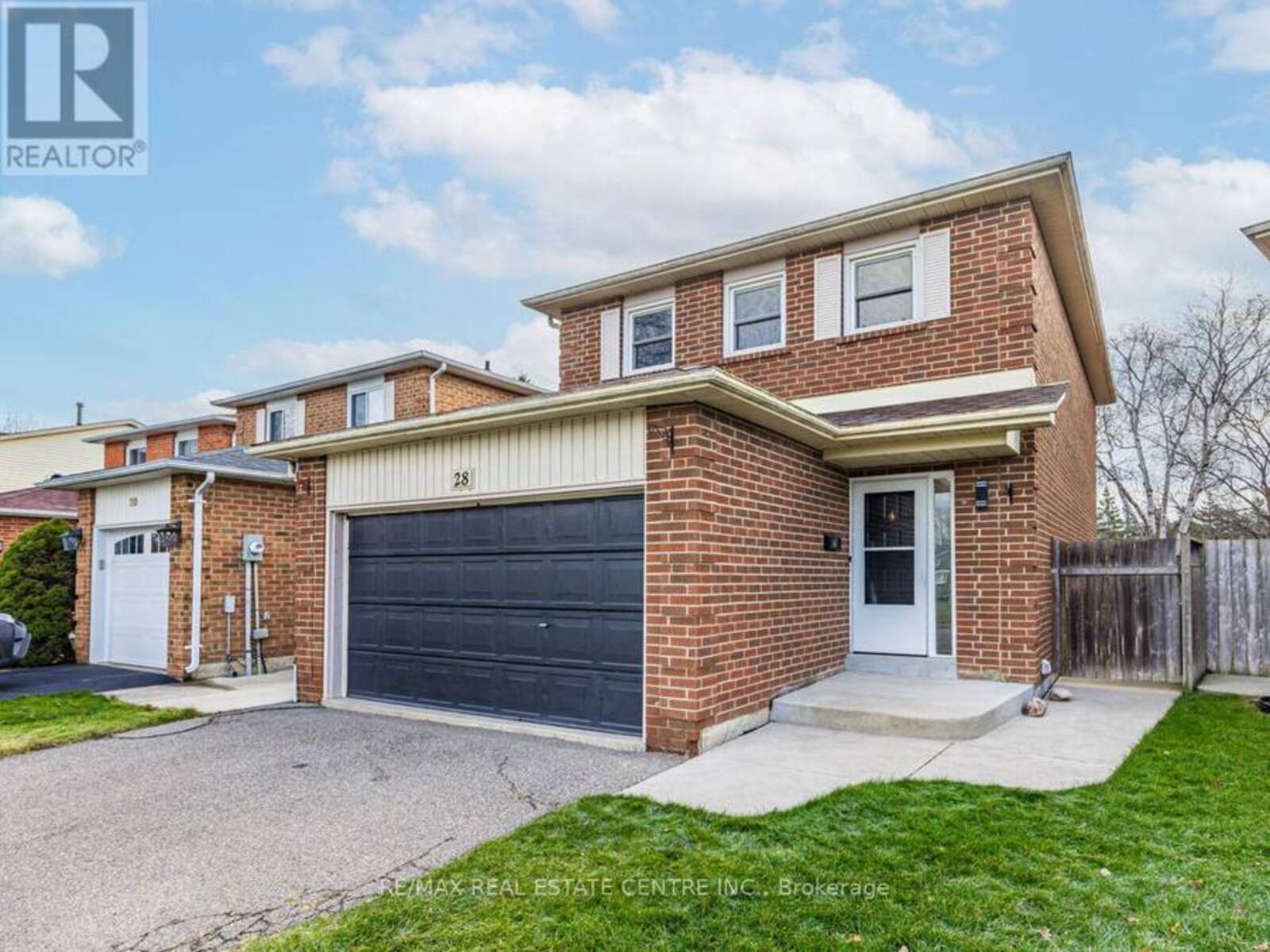 28 HUNTLEY COURT, Brampton, Ontario L6Z 1X8