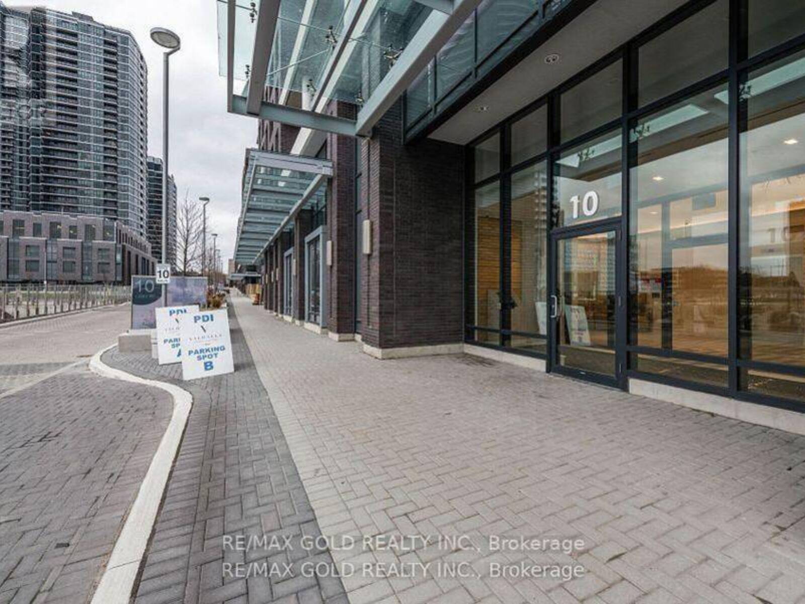 621 - 10 GIBBS STREET, Toronto, Ontario M9B 6L6