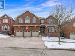 843 PRIMROSE COURT Pickering Ontario, L1X 2S7