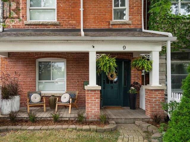 9 HOOK AVENUE Toronto Ontario, M6P 1T2